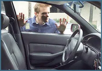 Safe Key Shop Chino, CA 909-317-0297 - 19-locked-keys-in-car